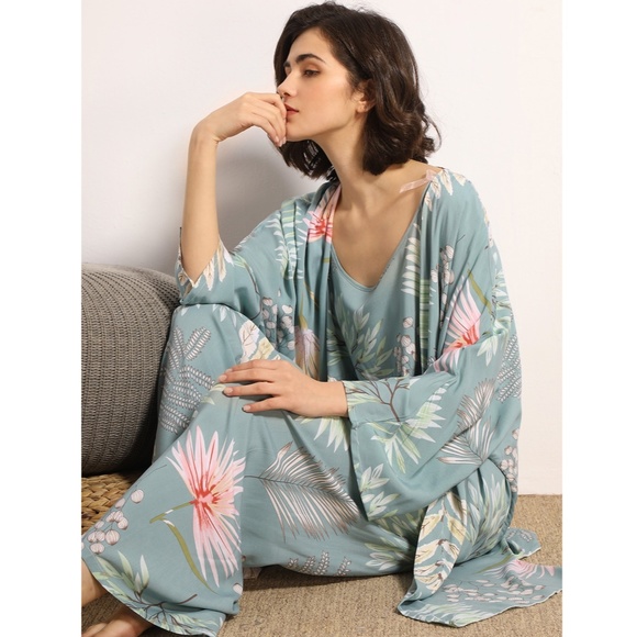 3 Piece Pastel Green Floral Print Pajama Set - Picture 3 of 16